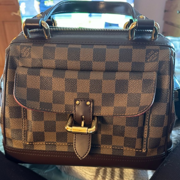 Used Authentic Louis Vuitton Handbag With August 2006 date code VI0086. - Picture 2 of 8